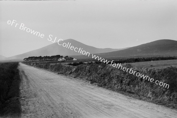 THE ROAD TO CLOGHEEN